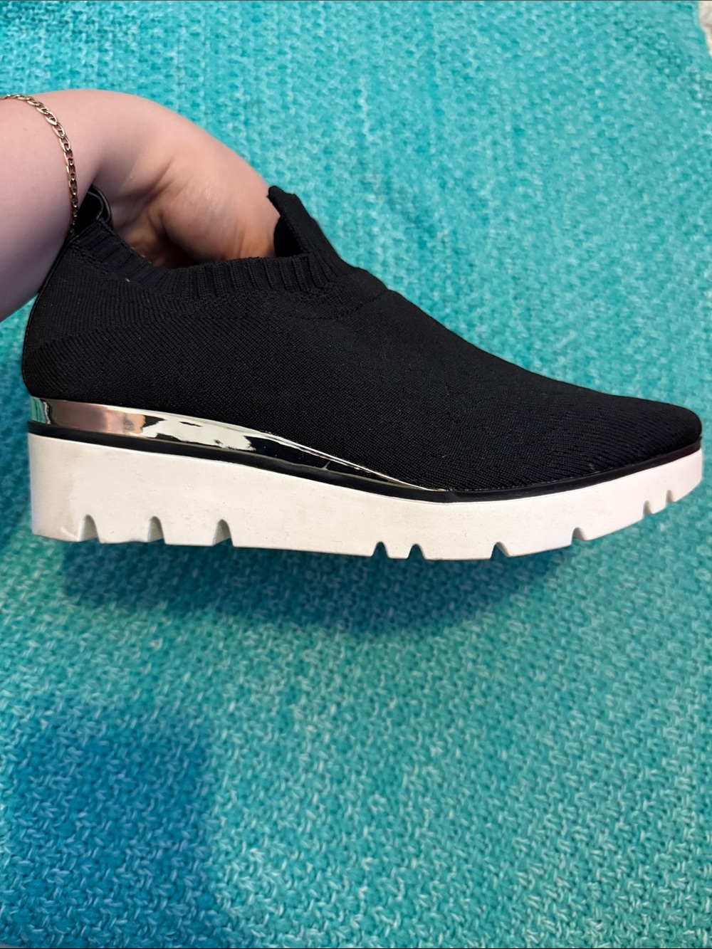DKNY Black Knit Slip-On Sneakers with White Platform Sole - Picture 5 of 8